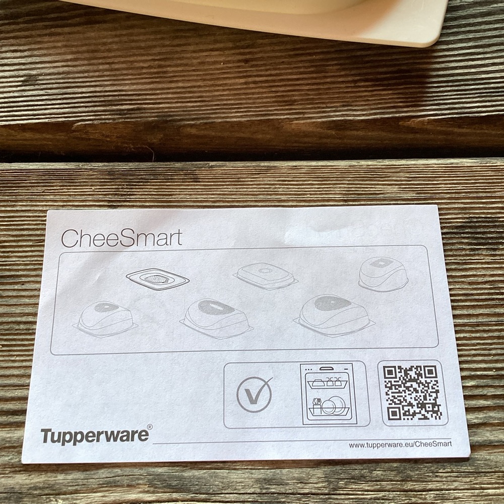 Tupperware CheeSmart square storage - Picture 3 of 4